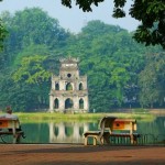 le-bord-du-lac-de-hoan-kiem-hanoi-vietnam-photos